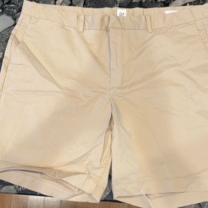 Gap size 36 inseam 7 shorts